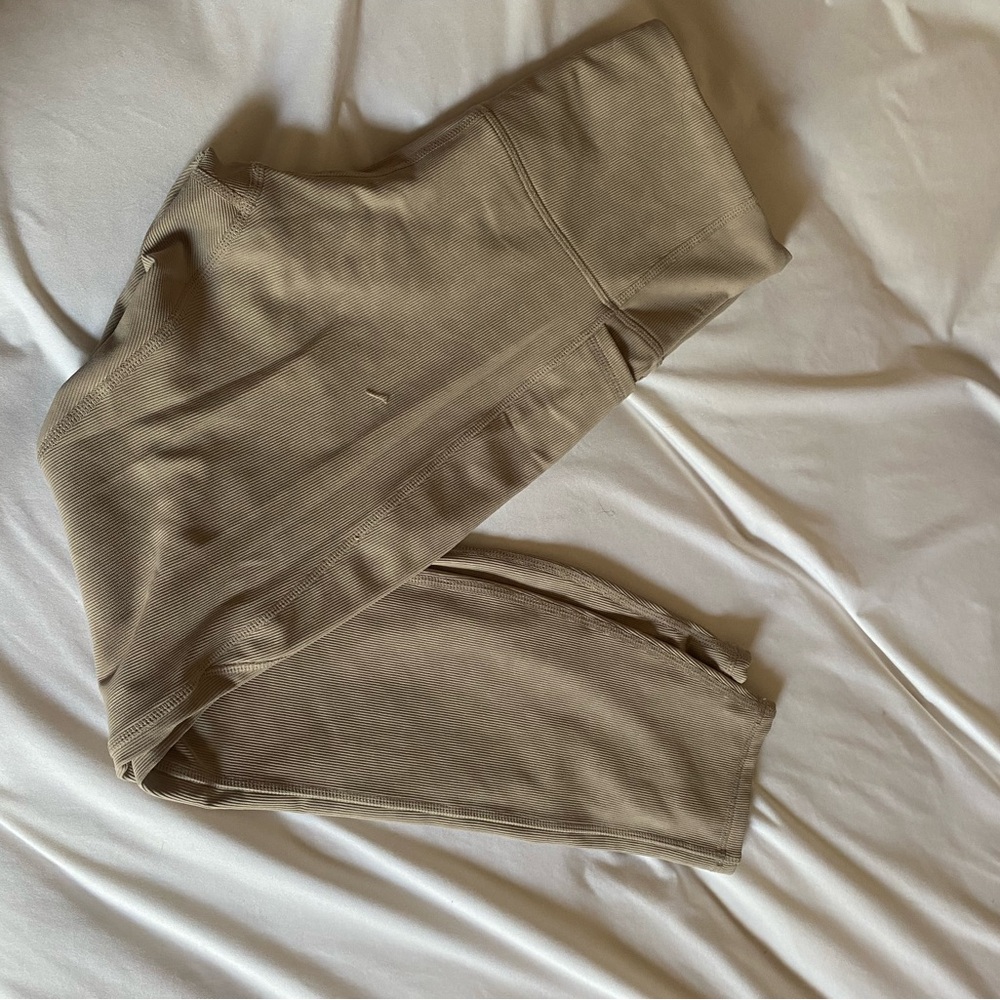 7/8 tan leggings with pockets